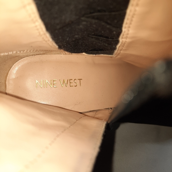 Nine West Block Heel Black Suede Zip ankle bootie size 8 - Picture 8 of 11